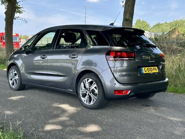 Citroen C4 SpaceTourer 1.2 PureTech Shine | Navigatie | Carplay | Trekhaak | Camera