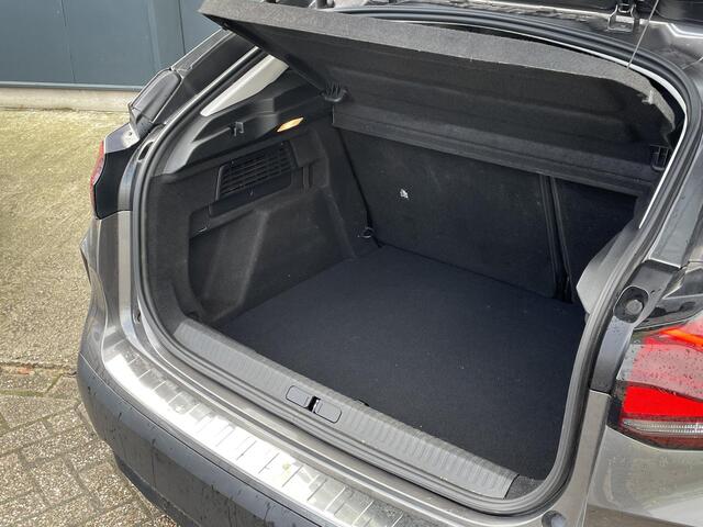 Citroen C4 1.2 Puretech Feel Pack - Navigatie - Stoelverwarming - Climate Control