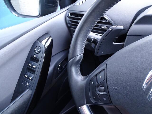 Citroen C4 1.2 PT SHINE 131 Pk-Automaat-7 Pers-Clima-Navi-Media-Blth