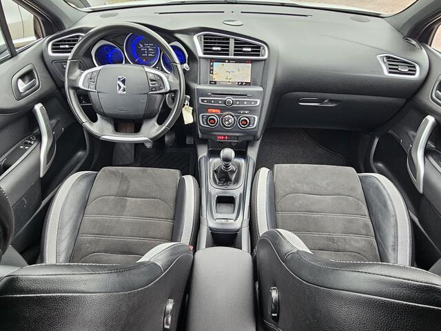 Citroen DS4 1.2 130pk PureTech So Chic NAVIGATIE|CARPLAY|CRUISE CONTROL|ECC/AIRCO|PDC VOOR EN ACHTER|LM-VELGEN Maandag tot Vrijdag van 09.00 tot 20.00 uur en Zaterdag van 09.00 tot 18.00 uur