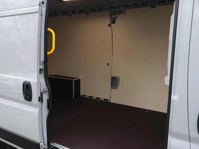 Citroen JUMPER 2.2 BlueHDi 140pk L3H2 3.5t Zwaar | Rijklaar | Apple Carplay | Trekhaak | 2.9% Financial Lease |