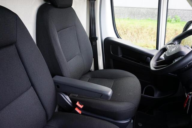 Citroen JUMPER 2.2 BlueHDi 140 L3H2 3.5t Automaat |Topstaat |Camera |Cruise |Navi |Groot scherm |2e Airbag |Trekhaak |Betimmering |Parkeersensoren |1e eigenaar |3500 KG |BPM voordeel!