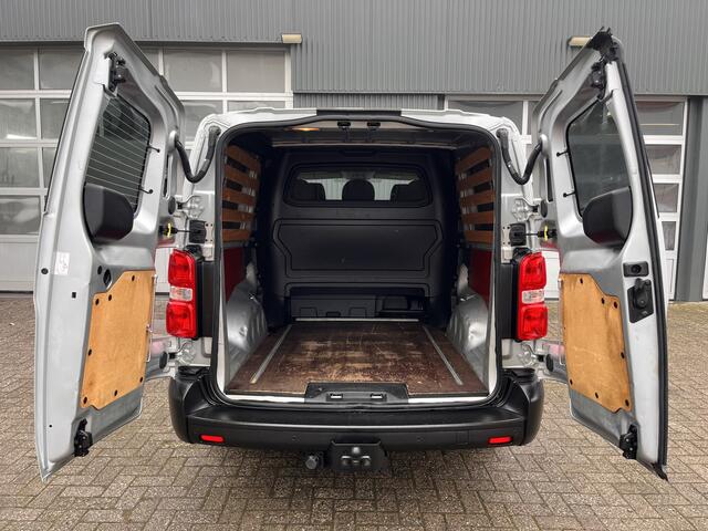 Citroen JUMPY 2.0 HDI 120 DC XL BTW en BPM vrij!! Airco Cruise controle Trekhaak 2500kg Navigatiesysteem 5-Persoons Parkeerhulp achter Apple carplay 1e eigenaar Euro 6 Bpm en Btw vrij voor particulier gebruik !!