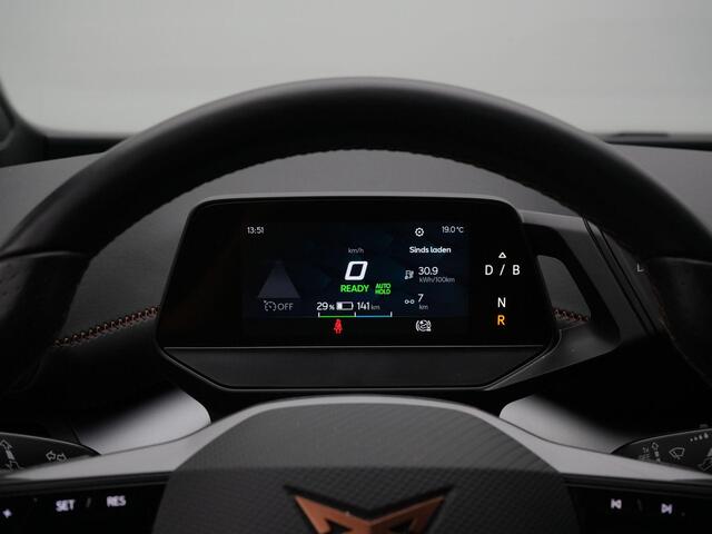 Cupra Born Performance 82 kWh 231 pk eBoost | Achteruitrijcamera | Navigatie | Stuur verwarmd