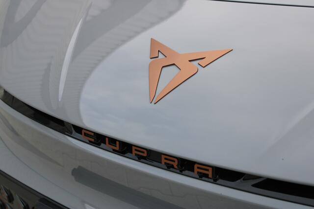 Cupra Born Essential 62 kWh | Incl. 12 maanden garantie | Cruise control | Stuurverwarming | Apple carplay/Android auto | Parkeersensoren | DAB radio | Climate control |