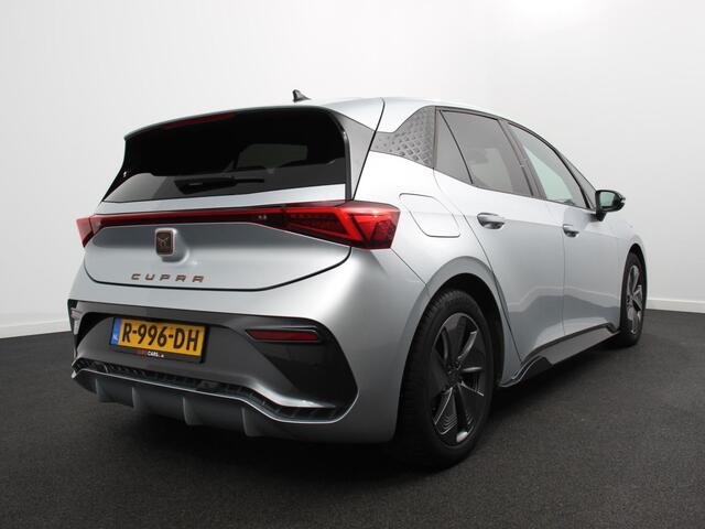 Cupra Born Business 62 kWh | DEMO ! | Navigatie Apple Carplay/ Android Auto Camera Parkeersensoren Adaptive Cruise Control Stoel- en stuurverwarming Full Led Climate Control Lichtmetalen velgen