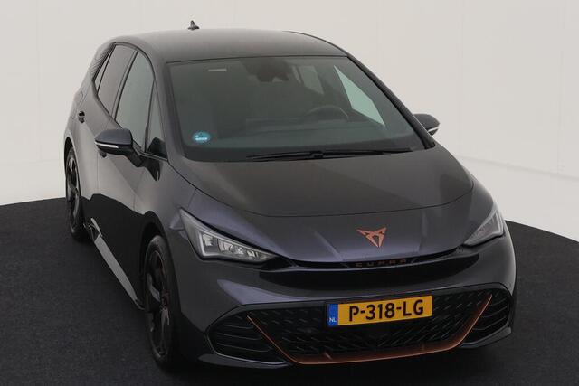Cupra Born Performance One 62 kWh / Navigatie / Parkeersensoren V+A / App connect / Camera / Lichtmetaal 19 inch /