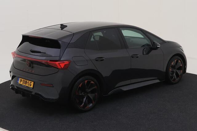 Cupra Born Performance One 62 kWh / Navigatie / Parkeersensoren V+A / App connect / Camera / Lichtmetaal 19 inch /