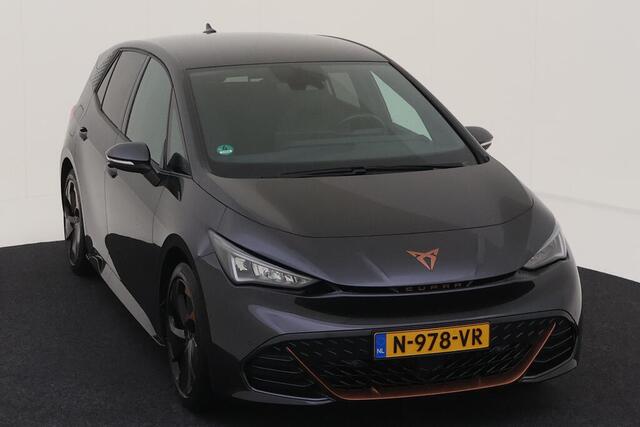 Cupra Born Performance One 62 kWh 204pk / Elektrisch verstelbare stoelen / Navigatie / Camera / 19" LMV