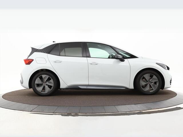 Cupra Born Business 62 kWh · Camera · Apple/Android Car Play · Navigatie · P-Sensoren · Stuurwiel Verwarming · 18'' Inch ·