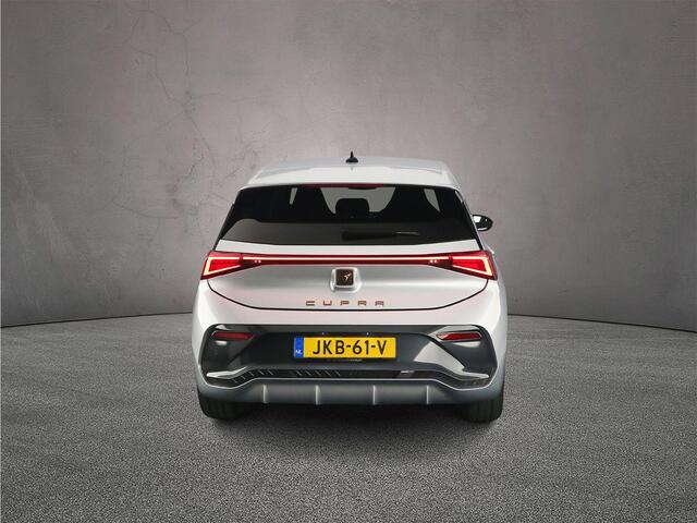 Cupra Born Essential Limited 230pk Automaat Adaptive cruise control, Stoelverwarming, Parkeersensoren, LED koplampen, Stuurwiel verwarmd, Airco, App connect, DAB, Radio