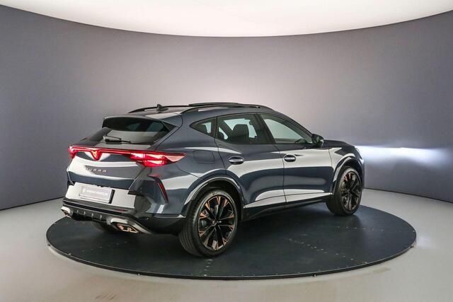 Cupra Formentor Business 1.5 TSI eHybrid 204pk DSG Automaat Panoramadak, Elektrische achterklep, 360 camera, Navigatie, Achteruitrijcamera, Stuurwiel verwarmd