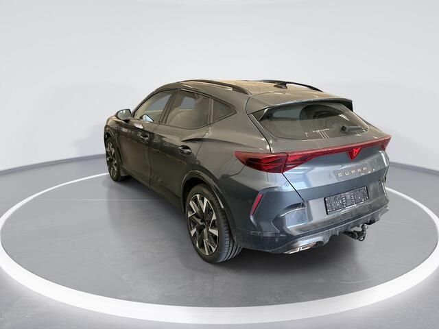 Cupra Formentor 1.5 Tsi 272pk DSG e-Hybrid VZ Performance · Apple/Android Car Play · Camera · Elek. Trekhaak · Elek. Achterklep · Elek. Bestuurdersstoel · 19'' Inch · Garantie t/m 26-01-2028 of 90.000km