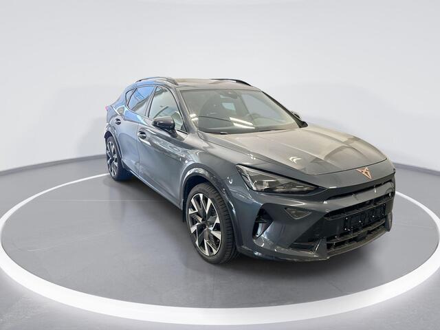 Cupra Formentor 1.5 Tsi 272pk DSG e-Hybrid VZ Performance · Apple/Android Car Play · Camera · Elek. Trekhaak · Elek. Achterklep · Elek. Bestuurdersstoel · 19'' Inch · Garantie t/m 26-01-2028 of 90.000km