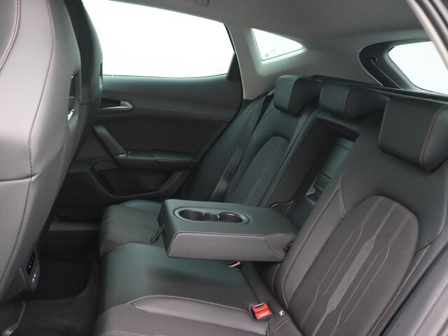 Cupra Formentor 1.4 e-Hybrid Business 204PK DSG Full led, adaptive cruise met travel assist, side assist, stuur-stoelverwarming, keyless, alarm, 18" lichtmetaal