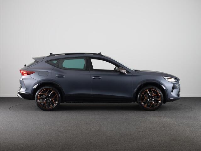 Cupra Formentor 1.5 TSI e-Hybrid VZ Performance 272pk | Panoramadak | Matte Lak | 19 inch | Carbon Spiegelkappen | Trekhaak | Sennheiser |