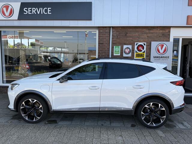 Cupra Formentor 1.4 e-Hybrid VZ Performance CUPRA Formentor 1.4 e-Hybrid VZ | verwarmde stoelen + stuurwiel | half leder bekleding | Apple Carplay/Android Auto |