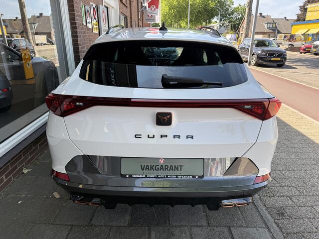 Cupra Formentor 1.4 e-Hybrid VZ Performance CUPRA Formentor 1.4 e-Hybrid VZ | verwarmde stoelen + stuurwiel | half leder bekleding | Apple Carplay/Android Auto |