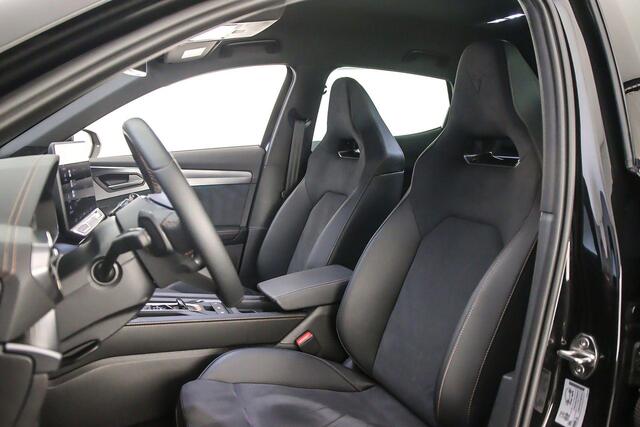 Cupra Formentor VZ Performance 1.5 TSI e-Hybrid 272pk DSG Automaat Trekhaak, Elektrische achterklep, Adaptive cruise control, Achteruitrijcamera, Stuurwiel verwarmd