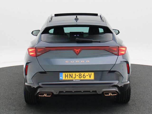 Cupra Formentor 1.5 TSi 204 Pk e-Hybrid Automaat Business | 360° Camera | Panorma Dak | Adaptive Cruise | Full LED | Privacy Glass | Elektrische Achterklep | 19 Inch | 40 Km!!