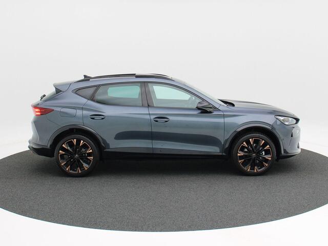 Cupra Formentor 1.5 TSi 204 Pk e-Hybrid Automaat Business | 360° Camera | Panorma Dak | Adaptive Cruise | Full LED | Privacy Glass | Elektrische Achterklep | 19 Inch | 40 Km!!