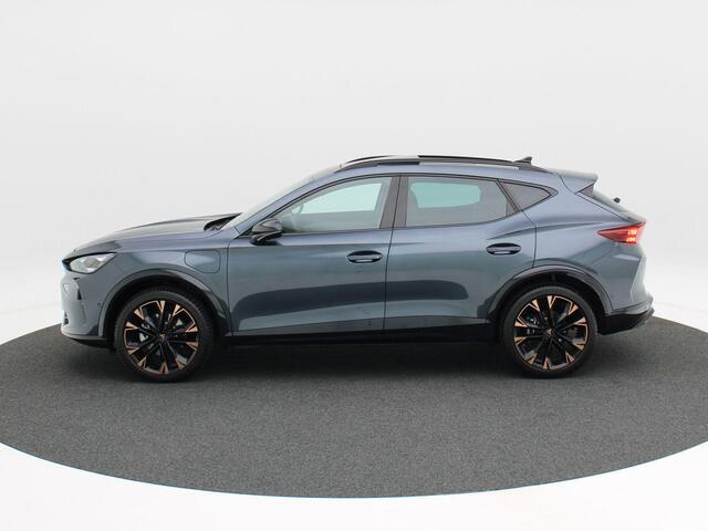 Cupra Formentor 1.5 TSi 204 Pk e-Hybrid Automaat Business | 360° Camera | Panorma Dak | Adaptive Cruise | Full LED | Privacy Glass | Elektrische Achterklep | 19 Inch | 40 Km!!