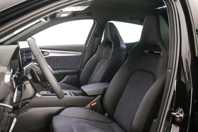 Cupra Formentor VZ Performance 1.5 TSI e-Hybrid 272pk DSG Automaat Trekhaak, Adaptive cruise control, Achteruitrijcamera, LED koplampen, Elektrische achterklep, Stuurwiel verwarmd