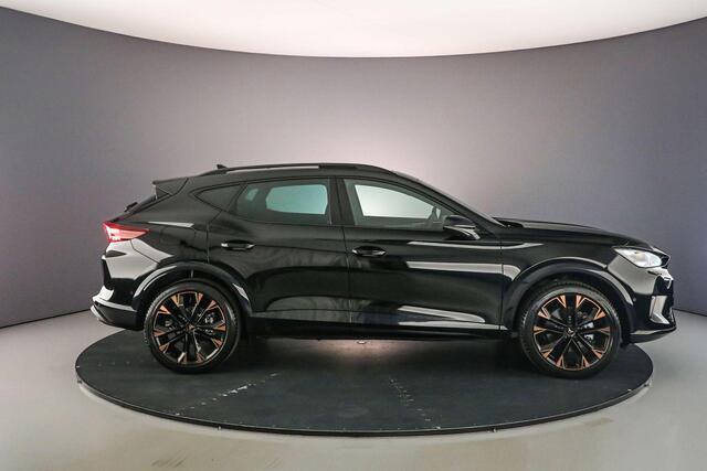 Cupra Formentor Business 1.5 TSI eHybrid 204pk DSG Automaat Panoramadak, Adaptive cruise control, Navigatie, Elektrische achterklep, 360 camera, Achteruitrijcamera, LED verlichting