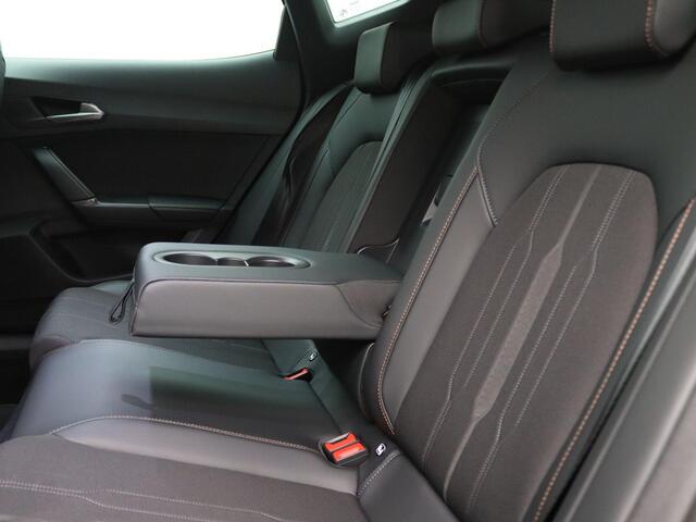 Cupra Formentor 1.4 e-Hybrid VZ Performance 245PK DSG Pano-Schuifdak, Achteruitrijcamera, Keyless, Side Assist, Stoel-Stuurverwarming, Elektr. Achterklep, Trekhaak, 19" LM Velgen