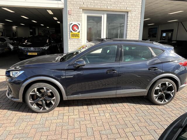 Cupra Formentor 1.4 e-Hybrid VZ Performance / AUTOMAAT/ PANO/ ELEKTR. TREKHAAK/ KEYLESS/ LED/ 19" LMV/ FULL LINK/ NAVI/ STOEL-STUUR VERWARM./ RIJ-MODI/ CLIMA/ PARK. SENSOREN + CAMERA