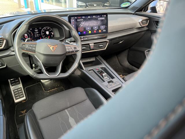 Cupra Formentor 1.4 e-Hybrid VZ Performance / AUTOMAAT/ PANO/ ELEKTR. TREKHAAK/ KEYLESS/ LED/ 19" LMV/ FULL LINK/ NAVI/ STOEL-STUUR VERWARM./ RIJ-MODI/ CLIMA/ PARK. SENSOREN + CAMERA