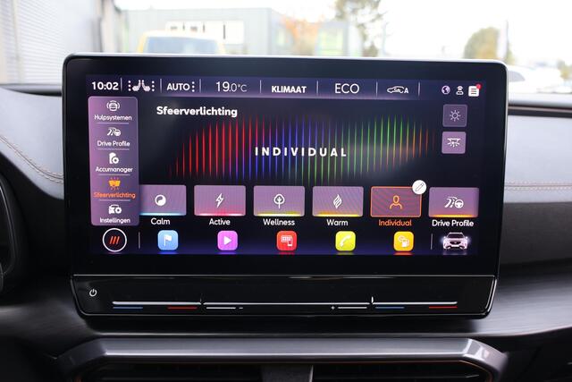 Cupra Formentor 1.4 VZ Black Edition 2e Eigenaar | Dealer Onderh | BTW | Trekhaak | 360'Cam | Cupra Knop | Sfeer | 2 Laadkabels | Memory | Elek Stoel+Klep | Carplay | Full Led | Navi | PDC | Ad Cruise