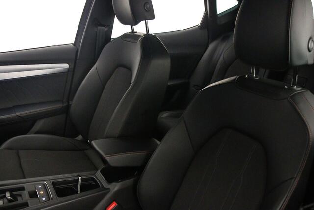 Cupra Formentor Business 1.4 TSI e-Hybrid 204pk DSG Automaat Adaptive cruise control, Elektrische achterklep, Achteruitrijcamera, LED koplampen, Stuurwiel verwarmd