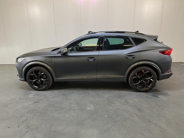 Cupra Formentor 1.4 e-Hybrid VZ Black Edition / AUTOMAAT/ LEDER/ PANO/ ELEKTR. TREKHAAK/ KEYLESS/ ELEKTR STOEL./ PARK. SENSOREN + CAMERA/ RIJ-MODI/ FULL LINK/ CLIMA 3-ZONE/ STOEL-STUUR VERWARM.