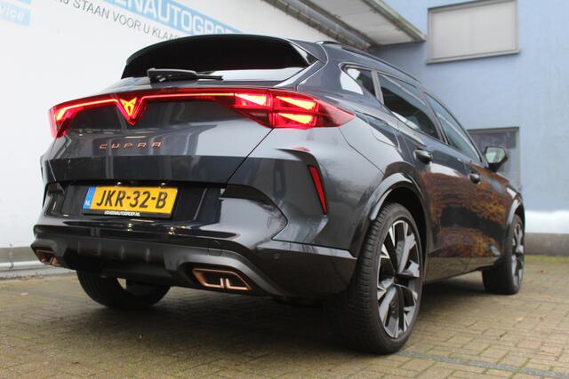 Cupra Formentor 1.5 TSI e-Hybrid VZ Performance 272pk | Panorama dak | 360* Camera | Stoel/stuurverwarming | Elektrisch verstelbare stoelen + memory | Keyless entry/start | Sennheiser Audiosysteem | Sfeerverlichting | Draadloze telefoonlader | Apple CarPlay/Android Auto 