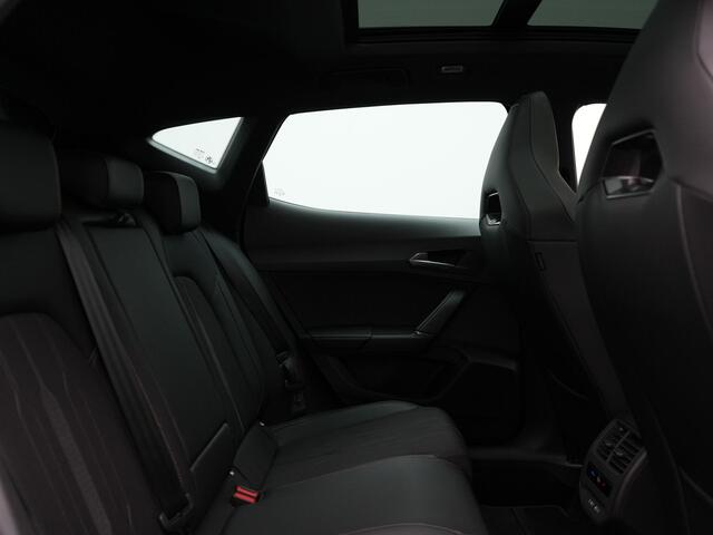 Cupra Formentor 1.4 e-Hybrid VZ Copper Edition Plug In Hybrid 245pk Dealer O.H. PHEV | Panodak | Adaptive Cruise | Keyless | Sportstoelen Verwarmd | Virtual | 19"L.M | Sfeerverlichting |