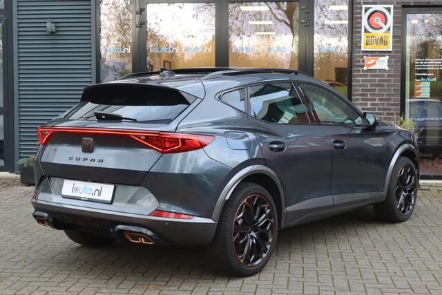 Cupra Formentor 1.4 e-Hybrid 180kW/245pk VZ Performance Pano/Matrix LED/Kuipstoelen/360Camera/Keyless/DCC/Virtual Cockpit/19"