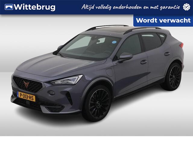 Cupra Formentor 1.4 e-Hybrid Black Edition / AUTOMAAT/ PANO/ CAMERA/ PARK. SENSOREN/ LEDEREN MEMORY SEATS/ FULL LINK/ LED/ TRAVEL ASSIST/ STOEL-STUURVERWARM./ ADAPT. CRUISE/ GETINT GLAS/ NAVI/ CLIMA