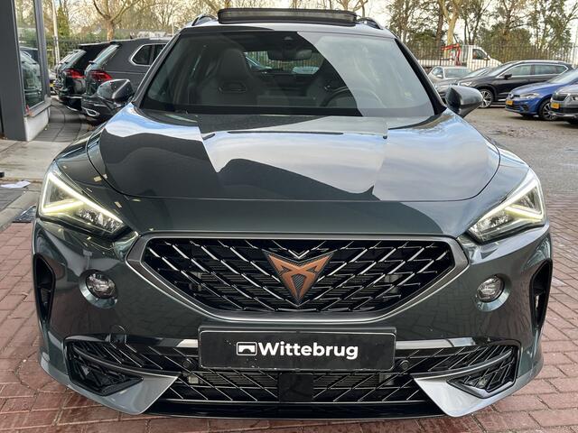 Cupra Formentor 1.4 e-Hybrid DSG VZ Black Edition / Panorama dak / Geheugen stoelen / Navigatie / Stoelverwarming / Achteruitrij camera
