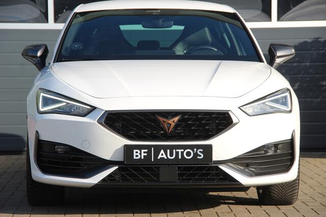 Cupra Leon Sportstourer 2.0 TSI VZ 300Pk Keyless-Go | Apple CarPlay | ACC | Lane Assist | ECC | Navi | Stoel-Stuurverwarming | LMV19" |Sportstoelen | Goede banden | Sfeerverlichting | Zeer nette auto