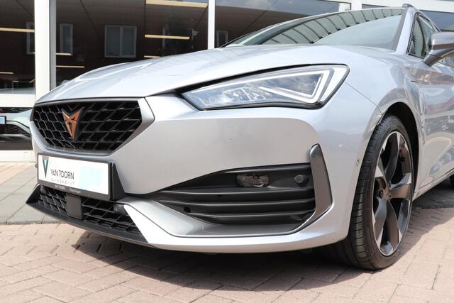 Cupra Leon Sportstourer 1.5 eTSI Business Edition Automaat. Panorama dak, sfeer verlichting, navigatie.