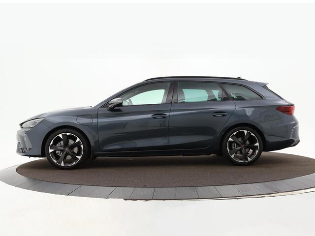 Cupra Leon Sportstourer 1.5 TSI 204pk DSG e-Hybrid Business · Apple/Android Car Play · Camera · Elek. Trekhaak · Elek. Achterklep · Sfeerverlichting · 18'' Inch · Garantie t/m 24-06-2028 of 90.000km