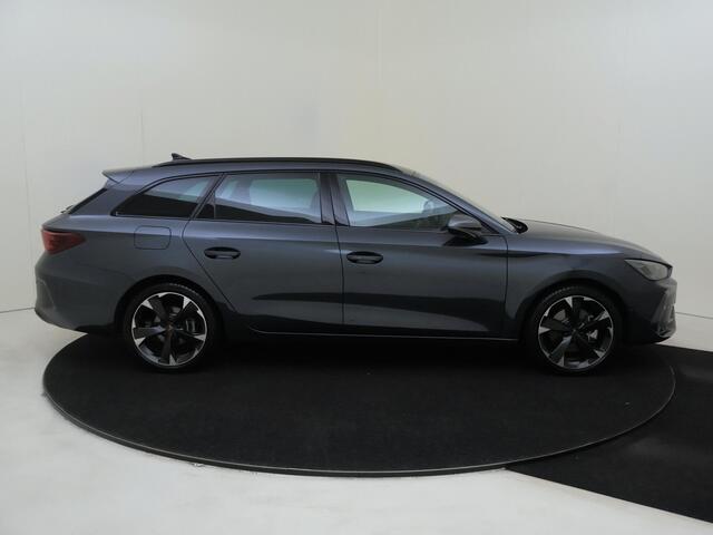 Cupra Leon Sportstourer 1.5 TSI e-Hybrid Business | Parkeerasisstent | Keyless | Stoel- en stuurwielverwarming | Achteruitrijcamera | Navigatie | 3-zone airco | Dodehoek detectie |