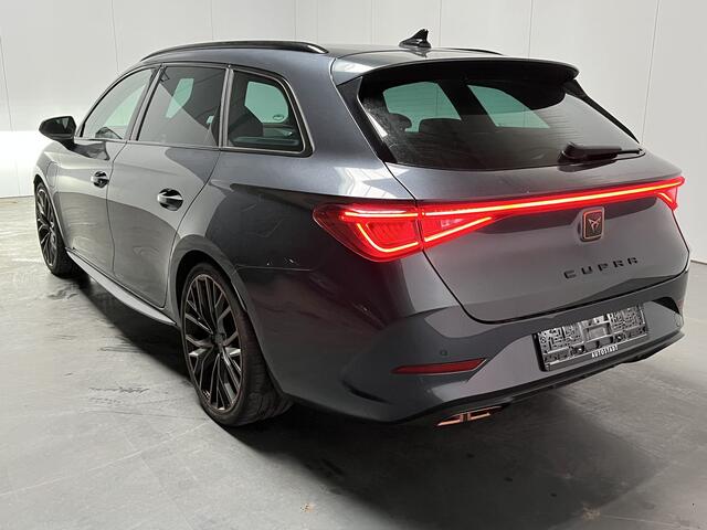 Cupra Leon Sportstourer 1.4 e-Hybrid VZ Performance / AUTOMAAT/ 245 PK/ PARK. SENSOREN/ LED/ KEYLESS/ CRUISE/ FULL LINK/ STOEL-STUURVERWARM./ NAVI/ CLIMA/ DAB/ 19" LMV
