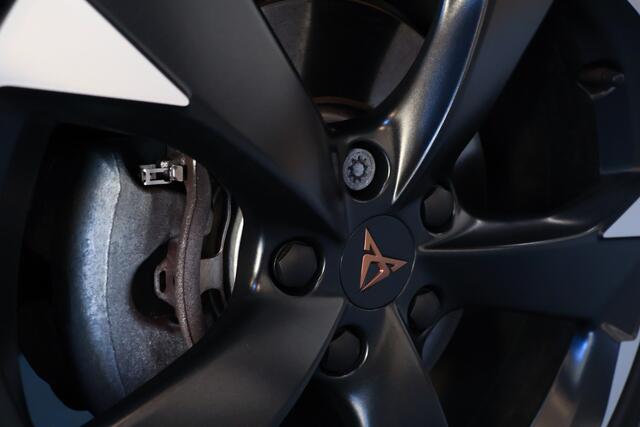 Cupra Leon Sportstourer 1.4 e-Hybrid Business LED/Keyless/Camera/Virtual Cockpit/DCC/ACC/18"