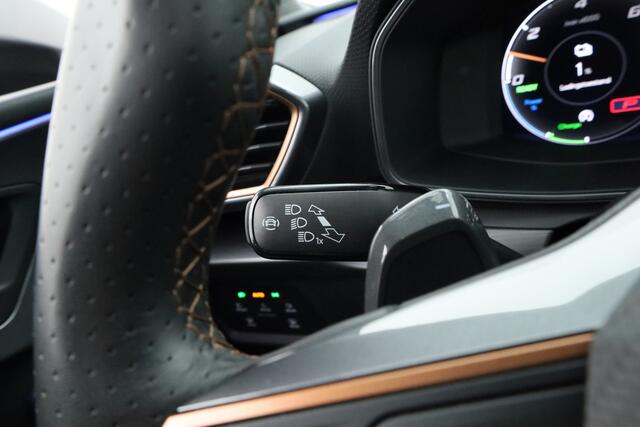 Cupra Leon Sportstourer 1.4 e-Hybrid VZ 245pk | Pano | Adapt. Cruise | CarPlay | Stoel-Stuurverw. | Camera