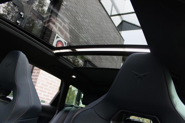 Cupra Leon Sportstourer 1.4 e-Hybrid 180kW VZ Copper Edition Pano/LED/Leder/Kuipstoelen/Camera/Keyless/DCC/ACC/Virtual Cockpit/Dodehoek/19"