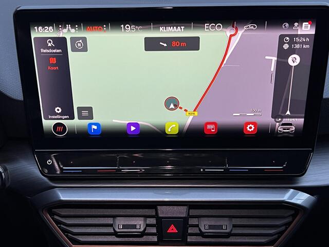 Cupra Leon Sportstourer 1.4 e-Hybrid VZ Copper Edition Automaat / Navigatie / Elektrische trekhaak 1.500 kg / Elektrische klep / Sportstoelen / Stuur- en stoelverwarming / Apple Carplay Android / 19" LM wielen /