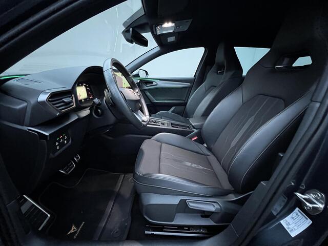 Cupra Leon Sportstourer 1.4 e-Hybrid VZ Copper Edition Automaat / Navigatie / Elektrische trekhaak 1.500 kg / Elektrische klep / Sportstoelen / Stuur- en stoelverwarming / Apple Carplay Android / 19" LM wielen /