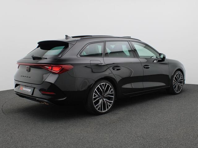 Cupra Leon Sportstourer 1.4 e-Hybrid VZ Adrenaline 245PK DSG Pano-Schuifdak, SOH 91,93%, Stoel-Stuurverwarming, Achteruitrijcamera, Side Assist, Keyless, Elektr. Achterklep, 19" LM Velgen